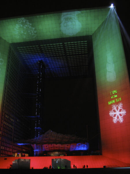 La Grande Arche éclairée pour Noël 2004