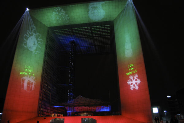 La Grande Arche éclairée pour Noël 2004