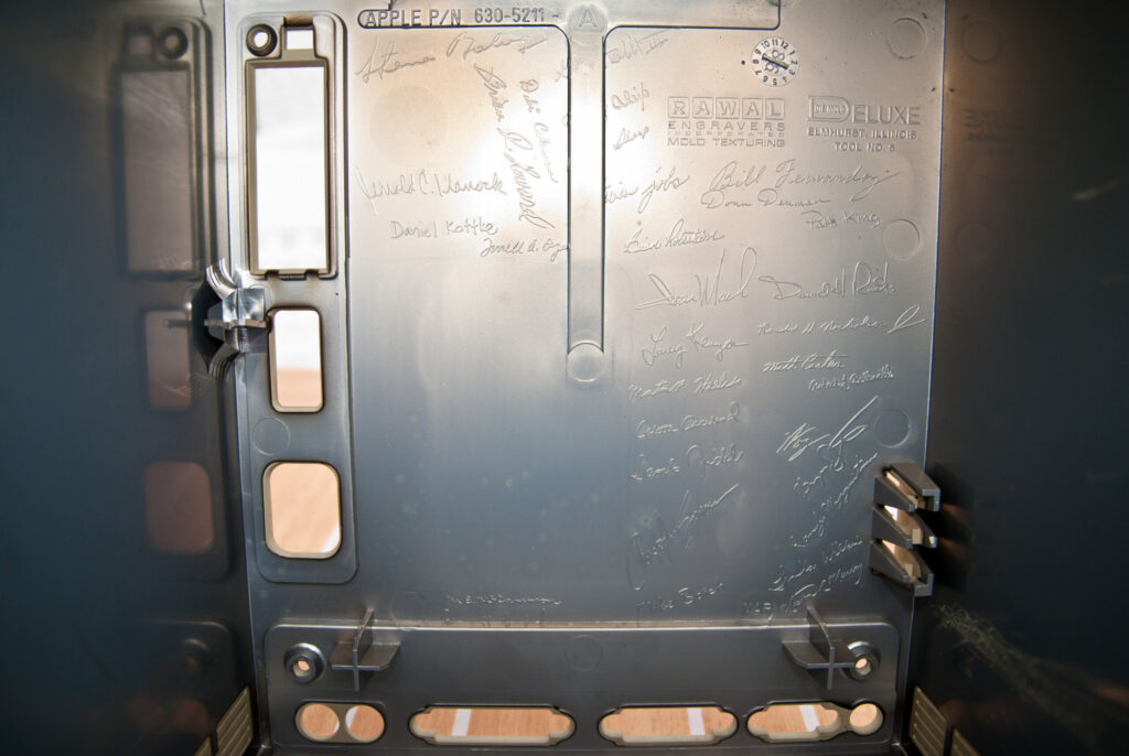 Interieur du Macintosh Plus d'Apple