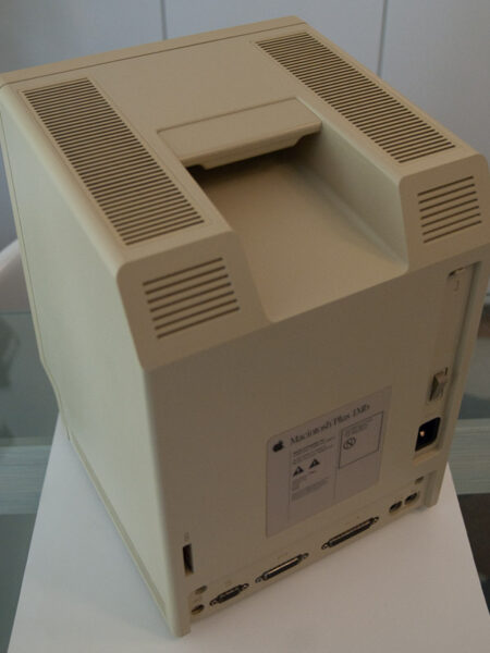 Macintosh Plus Apple