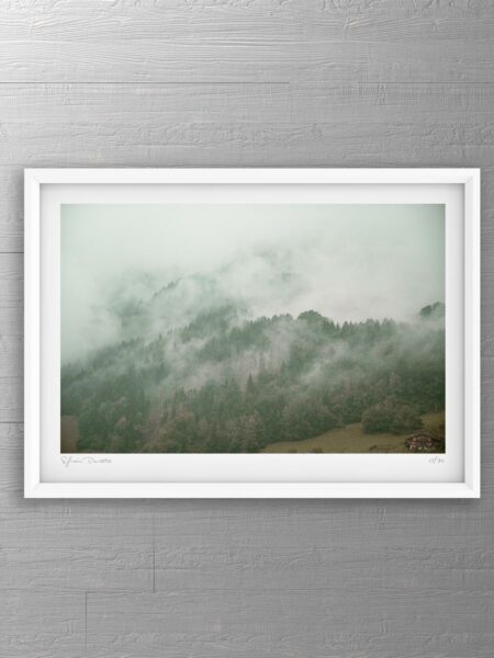 Montagne dans les nuages
