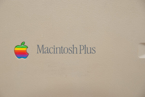 Macintosh Plus - Logo